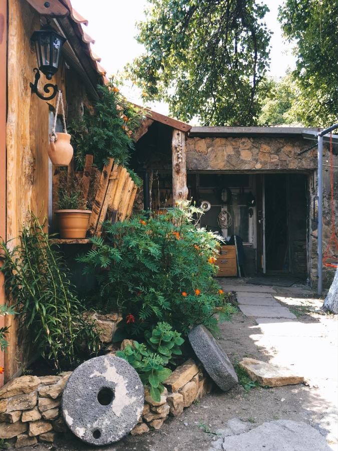 Alashkert Guesthouse ,Ալաշկերտ Հյուրատուն Gyumri Exterior photo